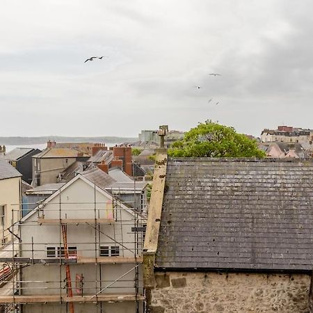 Modern Flat With Island Views In Heart Of Tenby Exteriör bild